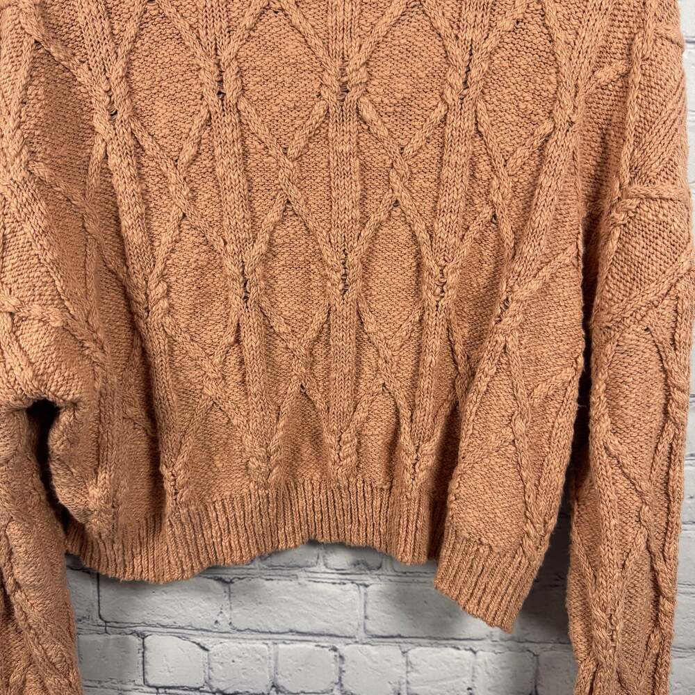 Forever 21 Cropped Sweater Blush Diamond Pattern Cable Knit Size Small - Picture 2 of 8